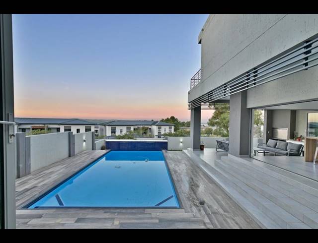 4 BEDROOM HOUSE FOR SALE IN EYE OF AFRICA